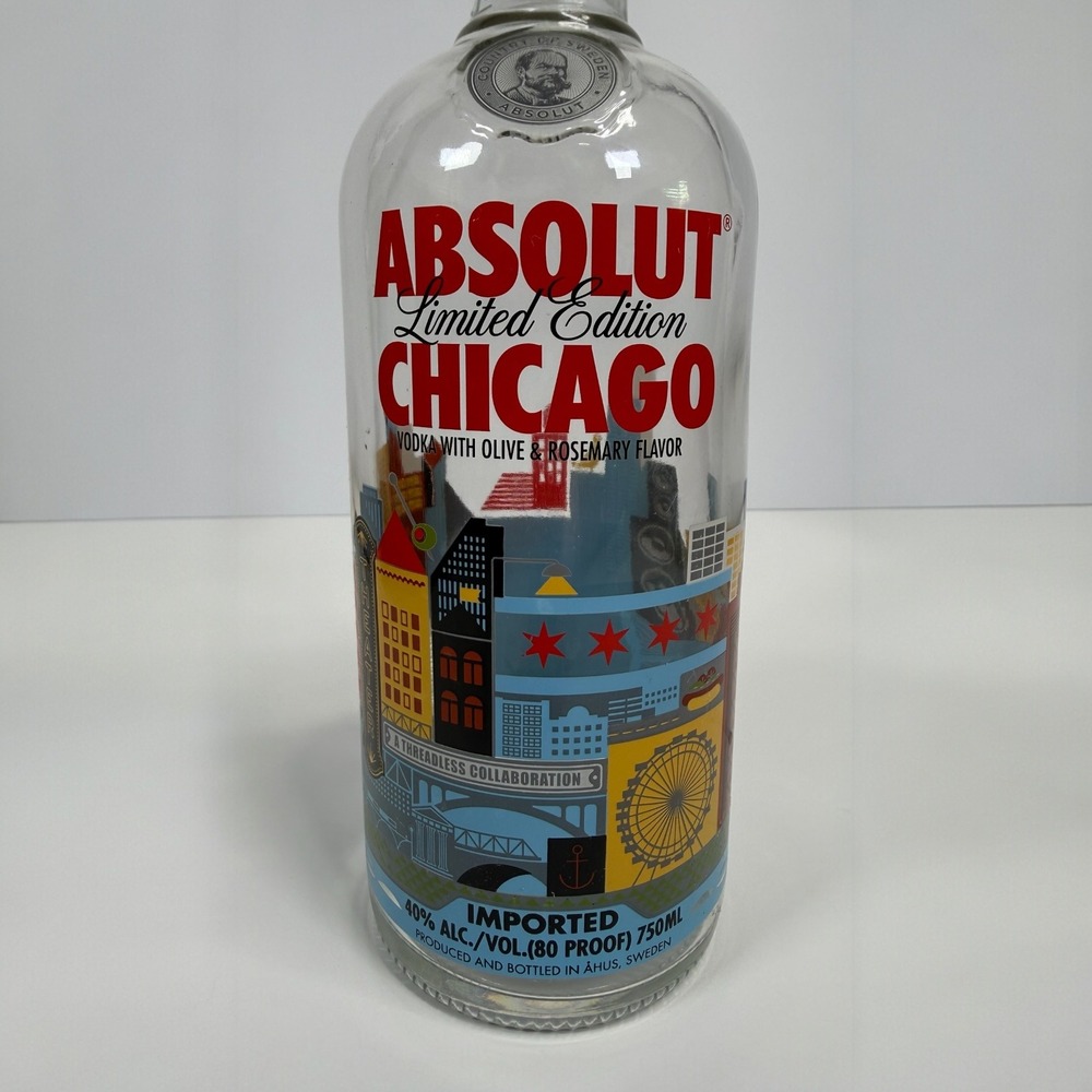 Absolut Chicago Limited Edition Bottle 750ml Clear Empty Bottle Art Man Cave - Picture 5 of 7